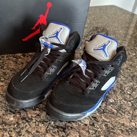 Air Jordan 5 retro Black and Blue Air Jordan Sneakers EUC 5.5Y - Picture 5 of 16